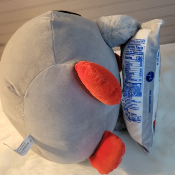 Zuru Snackles Dennis Penguin Plush Toy - Black, Gray, and Red - Picture 8 of 10